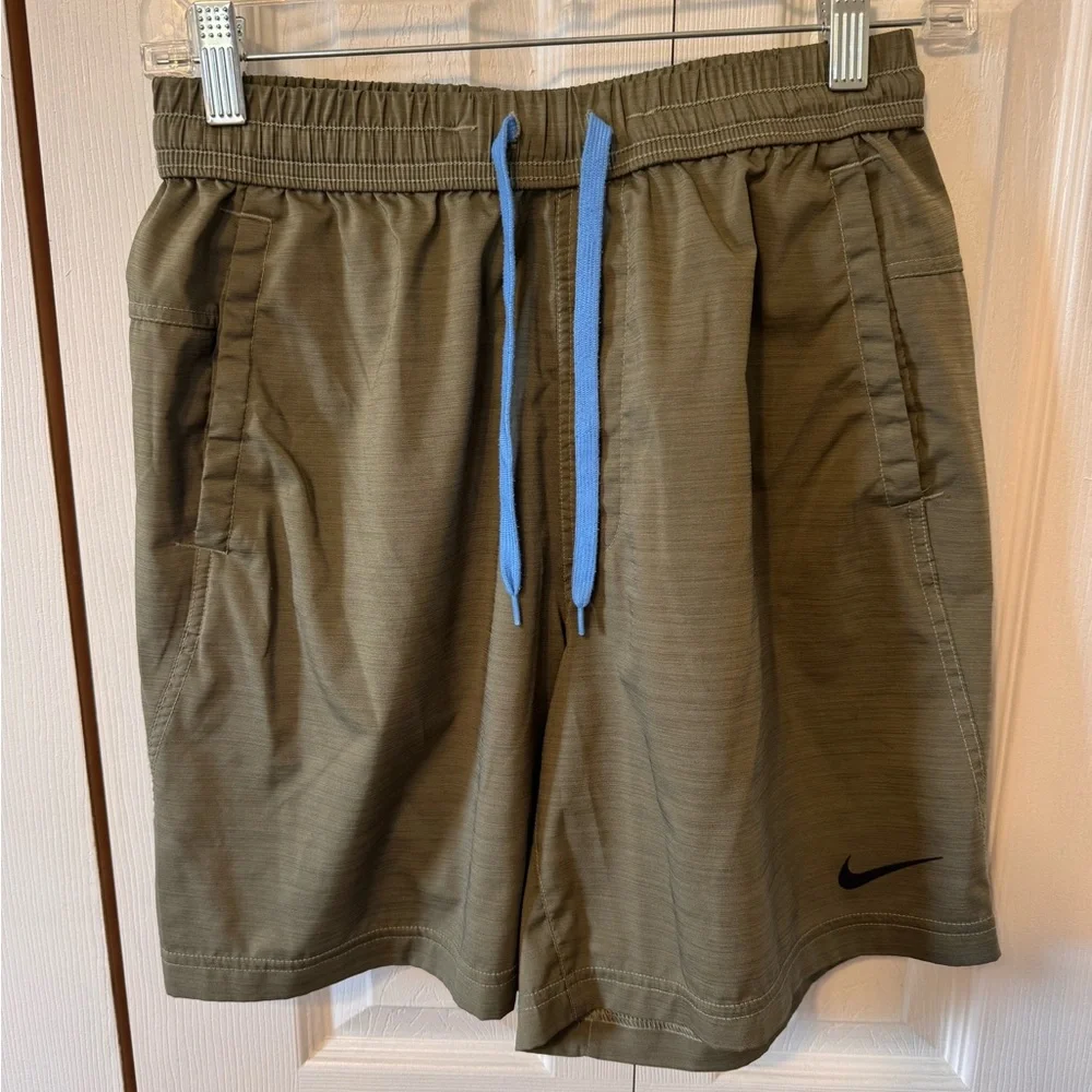 Nike Men’s Olive Green Athletic Shorts with Blue Drawstring Size Small Pockets